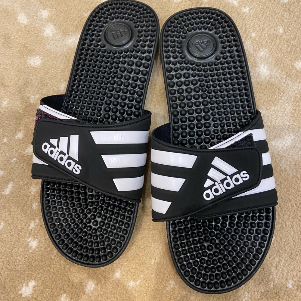 Men’s Adidas black flip flops in size 13